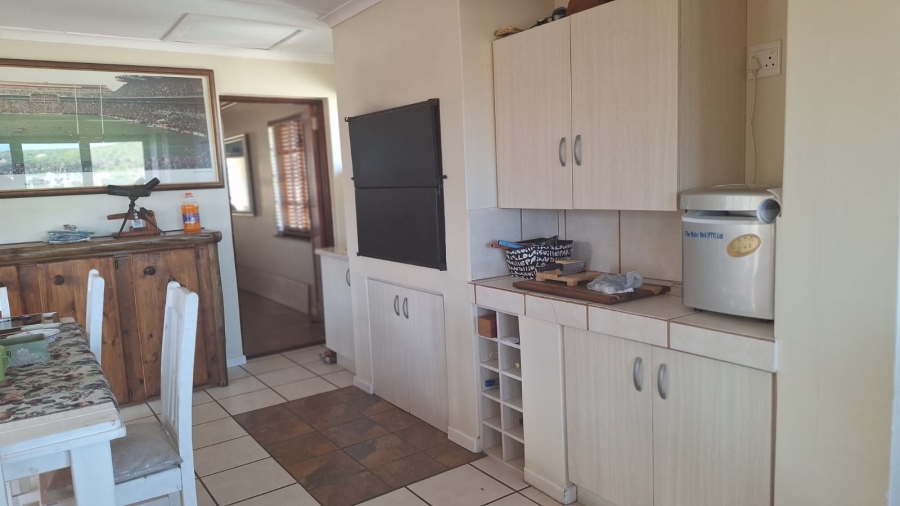5 Bedroom Property for Sale in Stilbaai Wes Western Cape